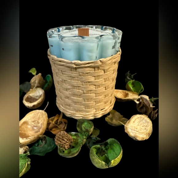 BAJA CACTUS BLOOM, SCENT UNLEASHED LLC LUXURY HAND POURED SCENTED CANDLES - Picture 1 of 5